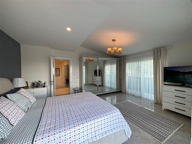 Villa in the central part of Alanya with sea view