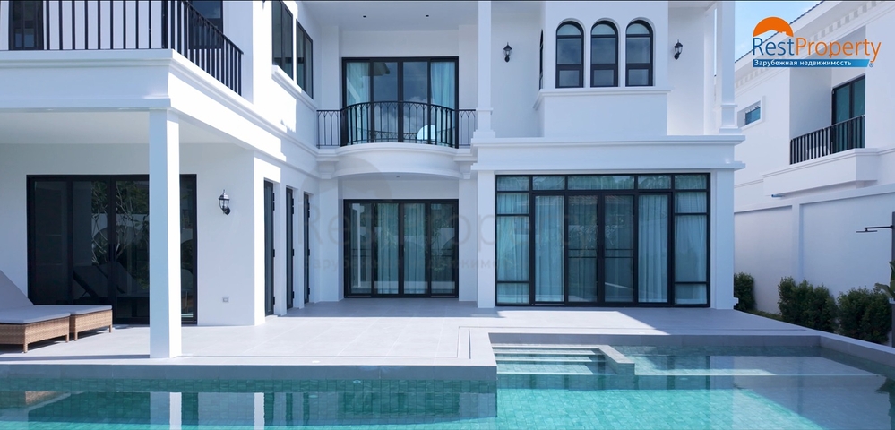 Mediterranean Style Villas in Bang Tao