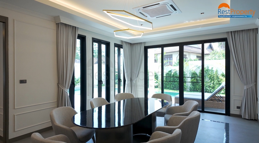 Mediterranean Style Villas in Bang Tao