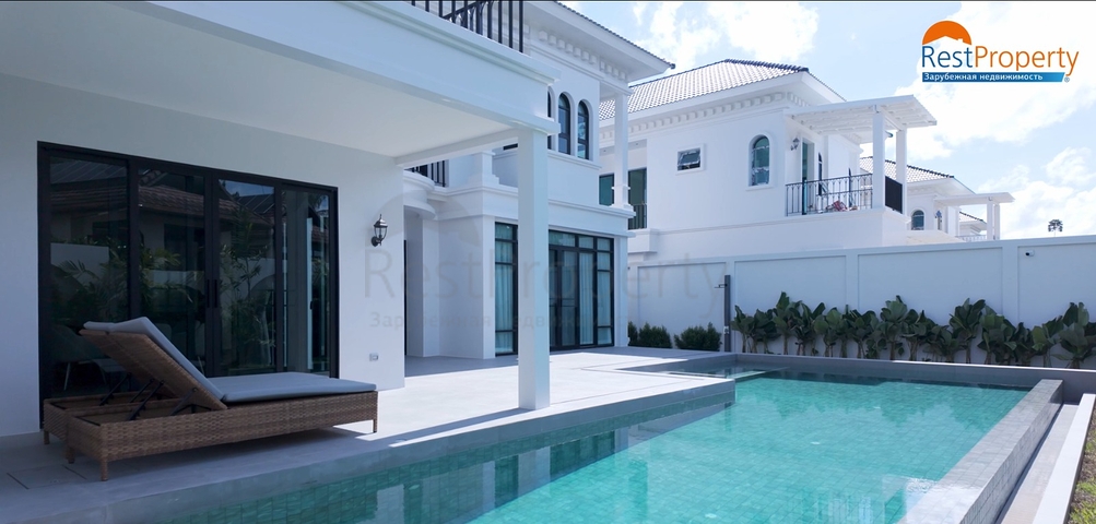 Mediterranean Style Villas in Bang Tao