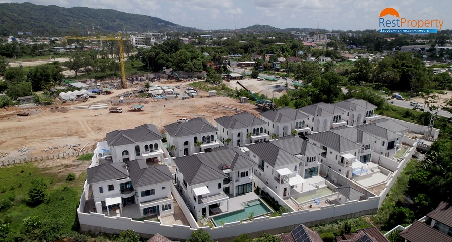 Mediterranean Style Villas in Bang Tao