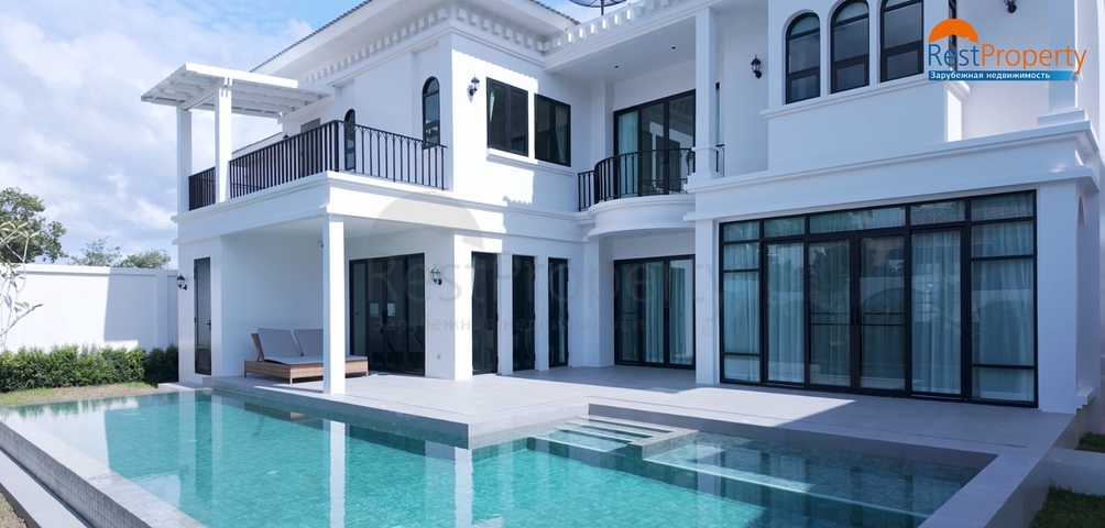 Mediterranean Style Villas in Bang Tao