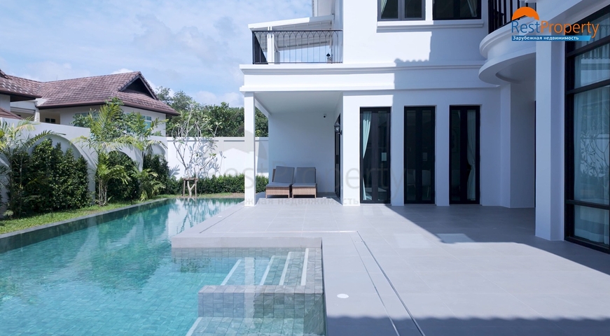 Mediterranean Style Villas in Bang Tao