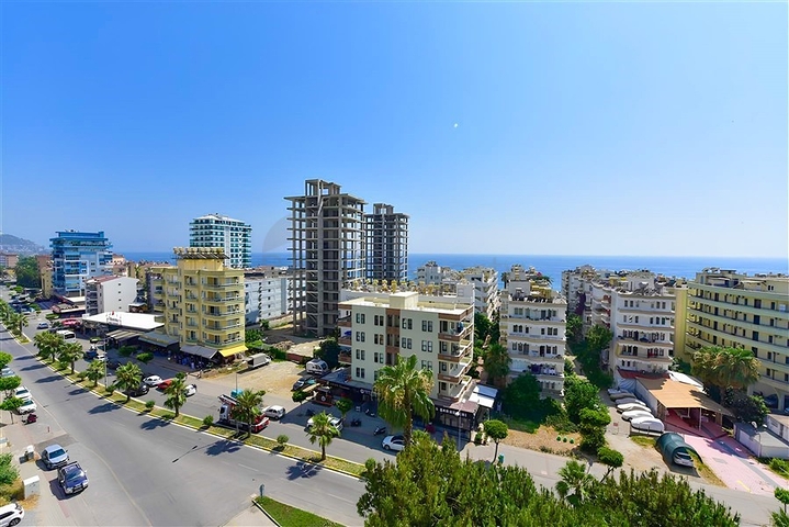 1+1 apartment in Mahmutlar area with sea view