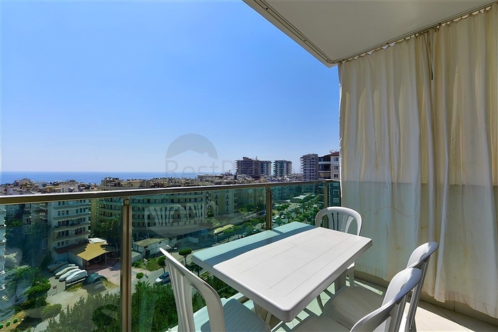 1+1 apartment in Mahmutlar area with sea view