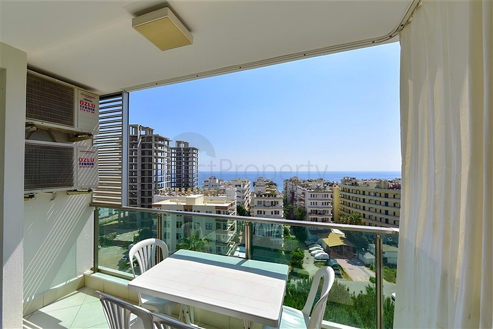 1+1 apartment in Mahmutlar area with sea view