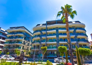 2+1 Apartment in Central Alanya | 150 m to Sea | Premium Complex