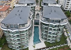 2+1 Apartment in Central Alanya | 150 m to Sea | Premium Complex