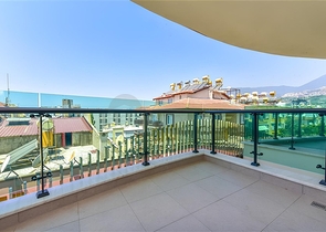 2+1 Apartment in Central Alanya | 150 m to Sea | Premium Complex