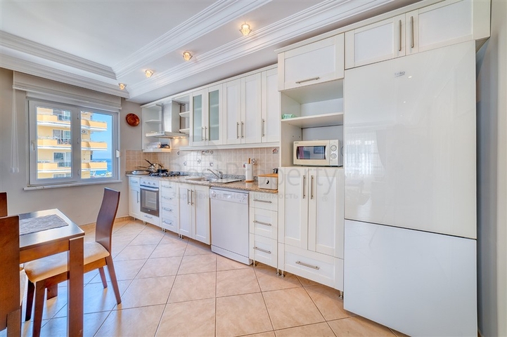 Spacious 2+1 Apartment in Mahmutlar