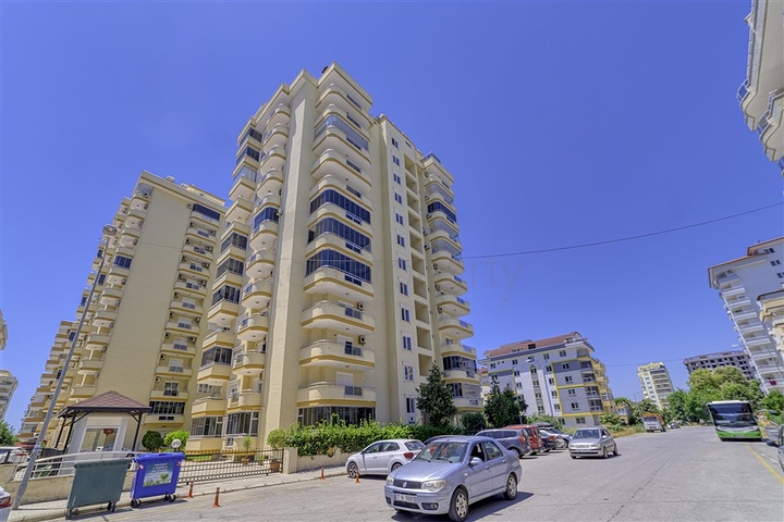 Spacious 2+1 Apartment in Mahmutlar