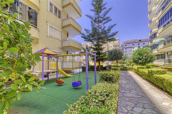 Spacious 2+1 Apartment in Mahmutlar