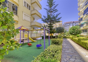 Spacious 2+1 Apartment in Mahmutlar