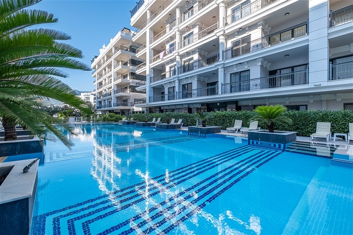 2+1 apartment 50 m from the sea in Kargicak district