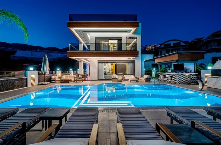 Luxury villa in Kargicak area