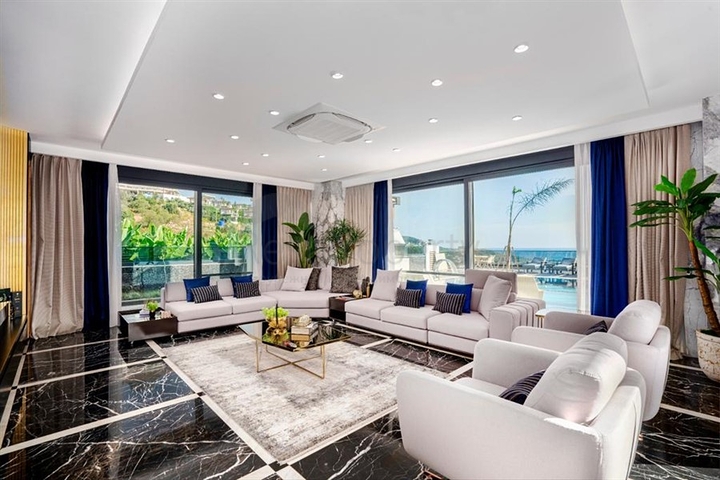 Luxury villa in Kargicak area