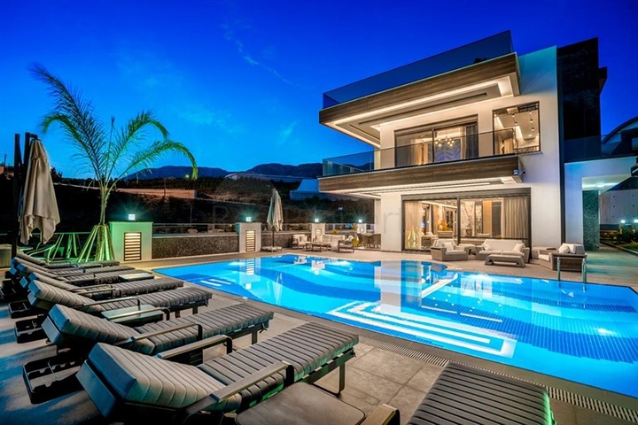 Luxury villa in Kargicak area