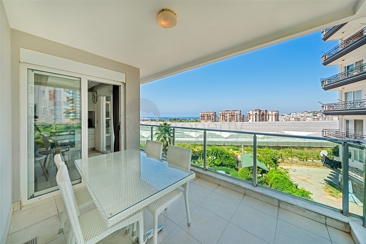 2+1 apartment in a complex with hotel infrastructure in Avsallar district