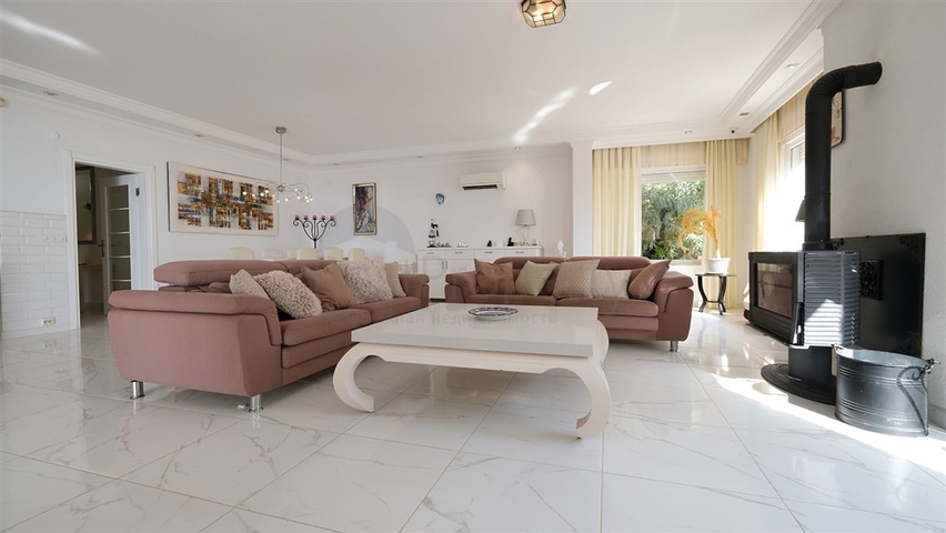 Private villa surrounded by nature in Kestel area