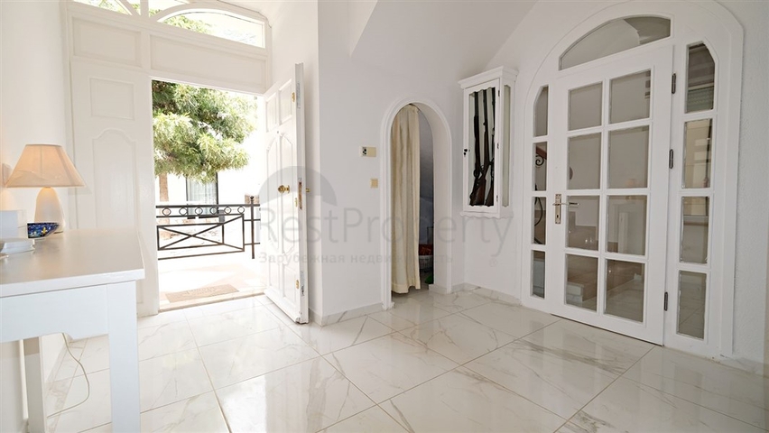 Private villa surrounded by nature in Kestel area