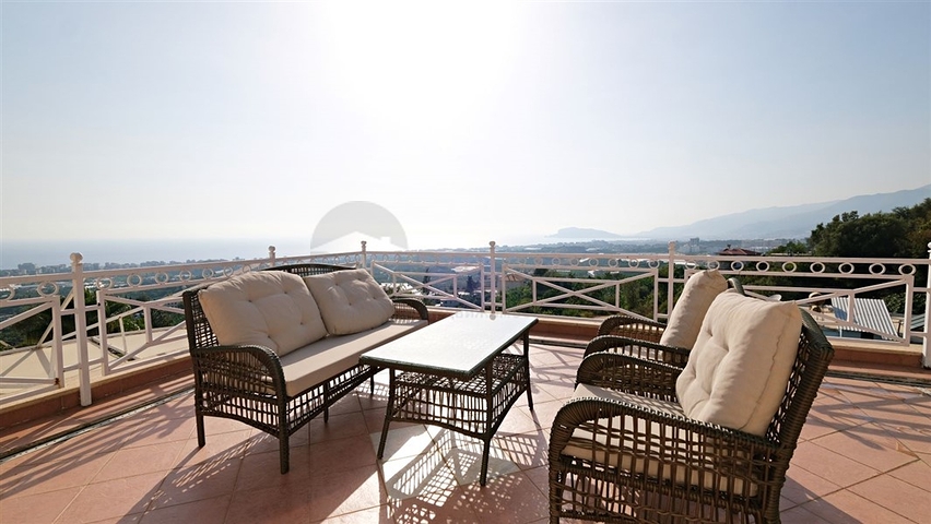 Private villa surrounded by nature in Kestel area