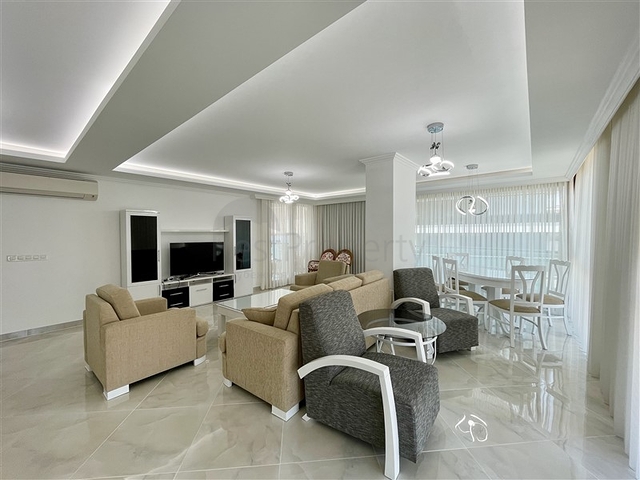 Luxury 3+1 apartment with sea view