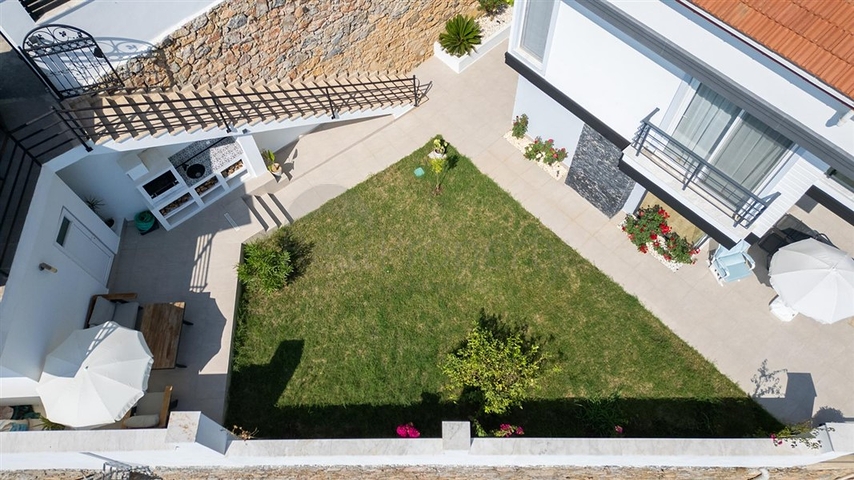 Ideal house by the sea: exclusive villa in the popular Oba area