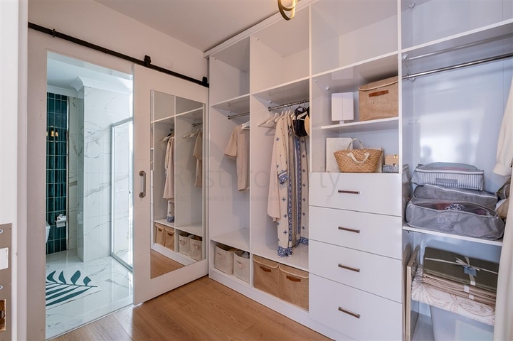 Ideal house by the sea: exclusive villa in the popular Oba area