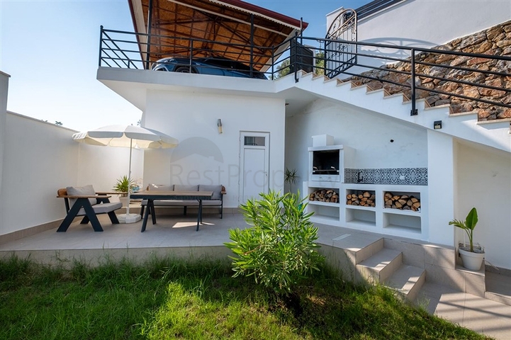 Ideal house by the sea: exclusive villa in the popular Oba area