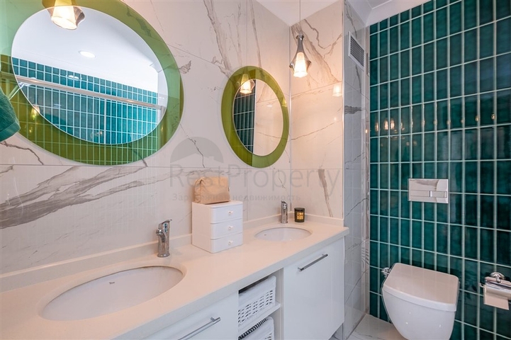 Ideal house by the sea: exclusive villa in the popular Oba area