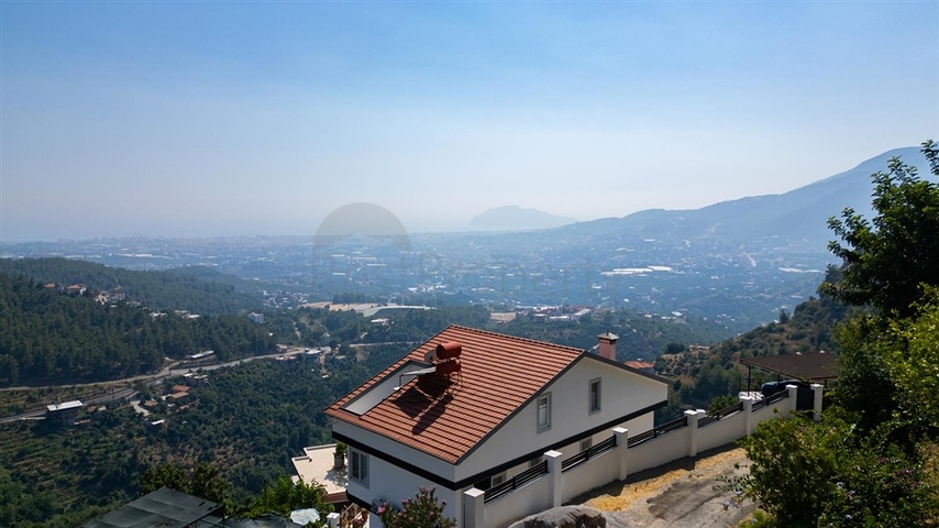 Ideal house by the sea: exclusive villa in the popular Oba area