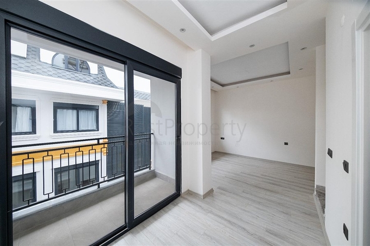 3+1 penthouse in a new complex in the center of Alanya