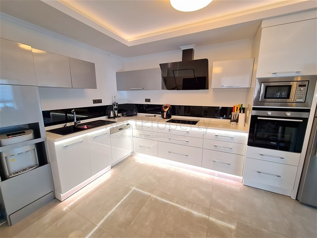 Spacious 4+1 apartment in Oba district