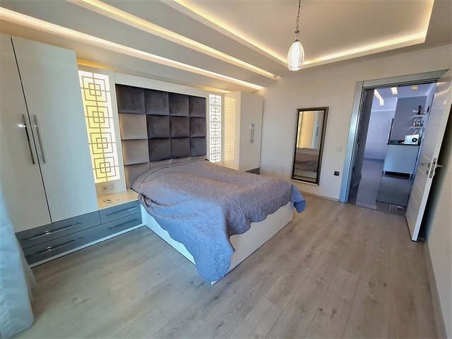 Spacious 4+1 apartment in Oba district