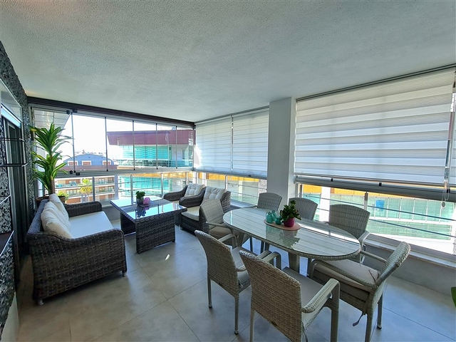 Spacious 4+1 apartment in Oba district