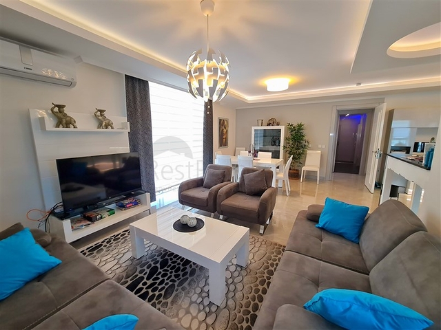 Spacious 4+1 apartment in Oba district