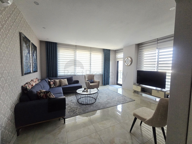 Two-bedroom apartment 700 m from Cleopatra beach