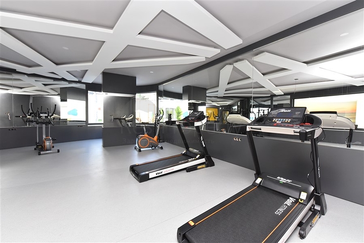 Two-bedroom apartment 700 m from Cleopatra beach