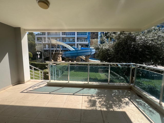 Duplex 4+1 in a modern complex in Kestel district