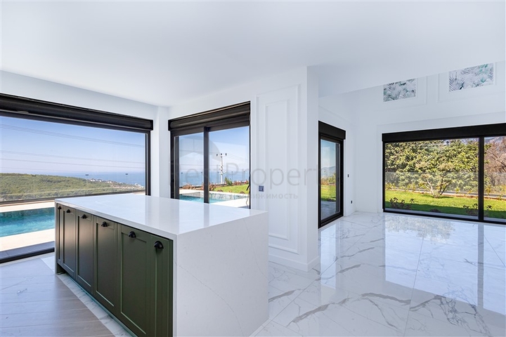 Spacious villa in Kargicak with amazing sea views