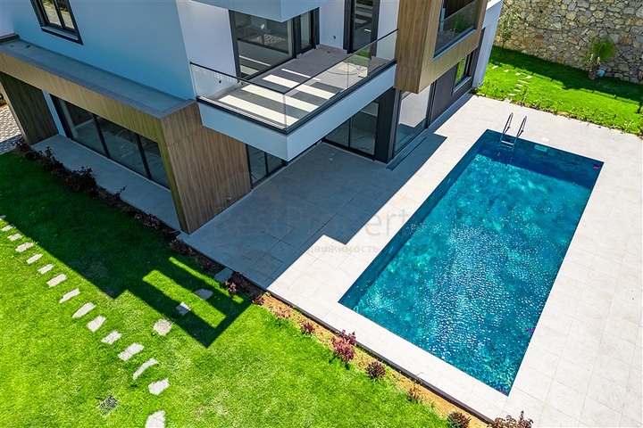 Spacious villa in Kargicak with amazing sea views