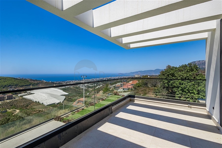 Spacious villa in Kargicak with amazing sea views