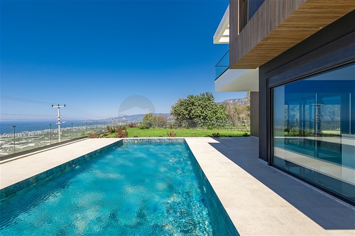 Spacious villa in Kargicak with amazing sea views