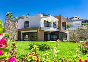 Spacious villa in Kargicak with amazing sea views