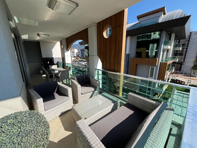 Two-bedroom bright apartment in the Oba area