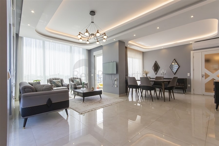 Luxury 3+2 penthouse in the popular area of Mahmutlar