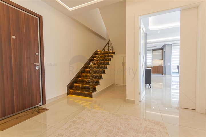 Luxury 3+2 penthouse in the popular area of Mahmutlar