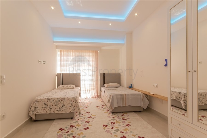 Luxury 3+2 penthouse in the popular area of Mahmutlar