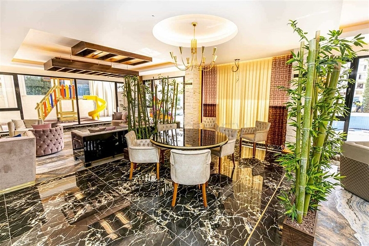 Luxury 3+2 penthouse in the popular area of Mahmutlar