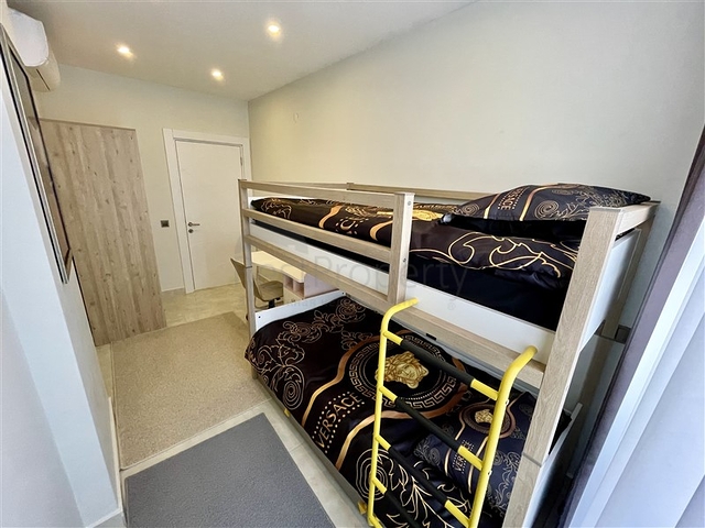 Two-bedroom apartment 20 m from the sea